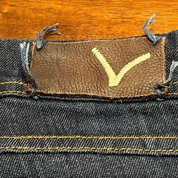 Vigoss Jeans Womens 3/4 27 Blue Dark Wash Distressed Stretch Embroidered - Picture 9 of 12